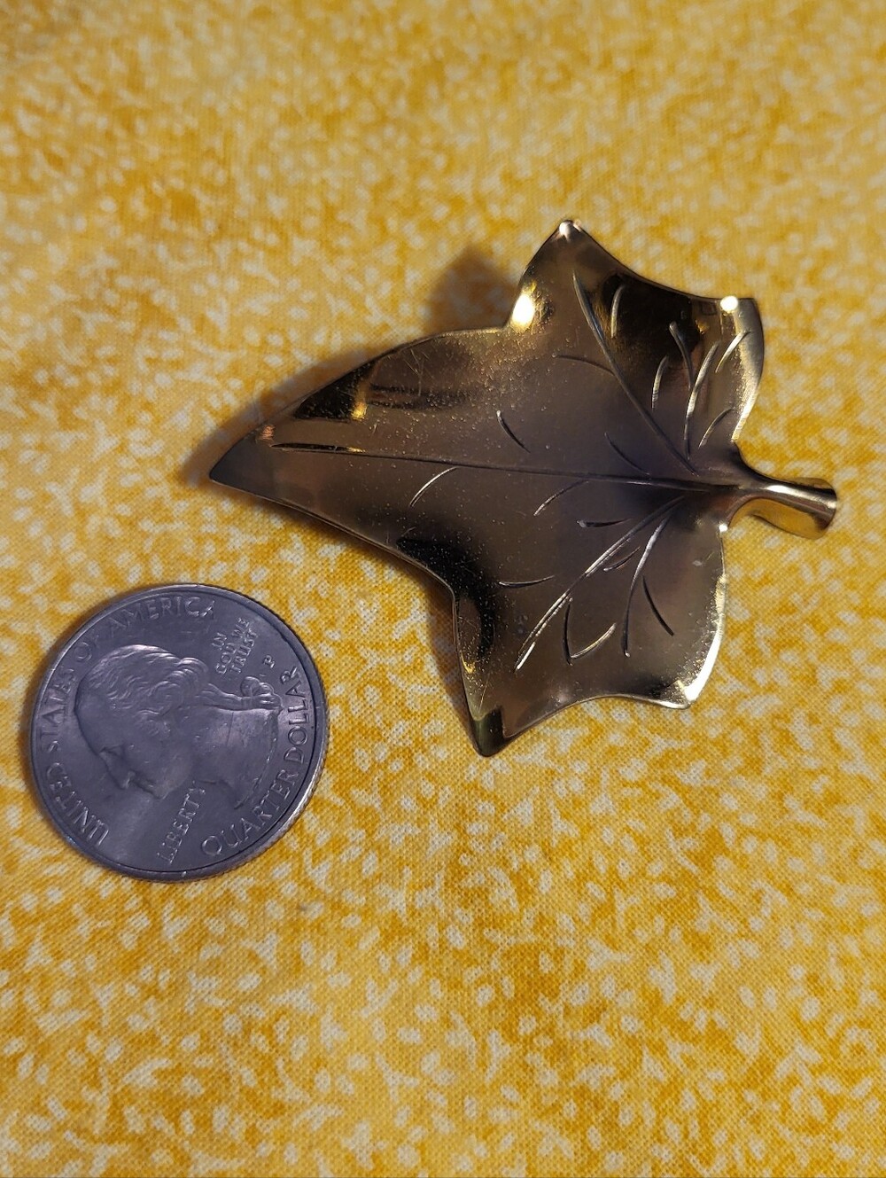 Elegant Golden Leaf Pin/Brooch